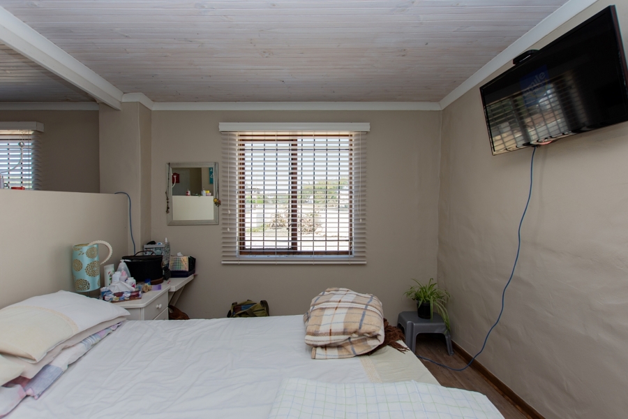 6 Bedroom Property for Sale in Jacobsbaai Western Cape